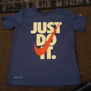 Nike dry fit t-shirt
